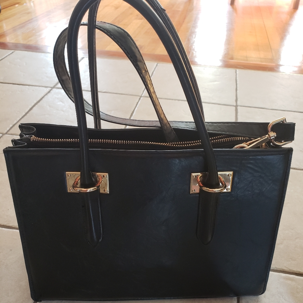 H&M Handbag with shoulder strap  🔻PRICE DROP 🔻